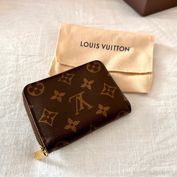 SOLD Louis Vuitton Small Zippy Monogram Wallet - Picture 4 of 10